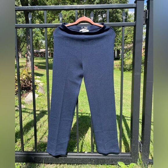 St. John Knit Pants - Picture 1 of 7